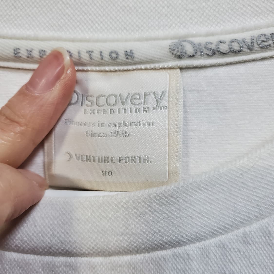 디스커버리 SC 로고 맨투맨 화이트  상품이미지4