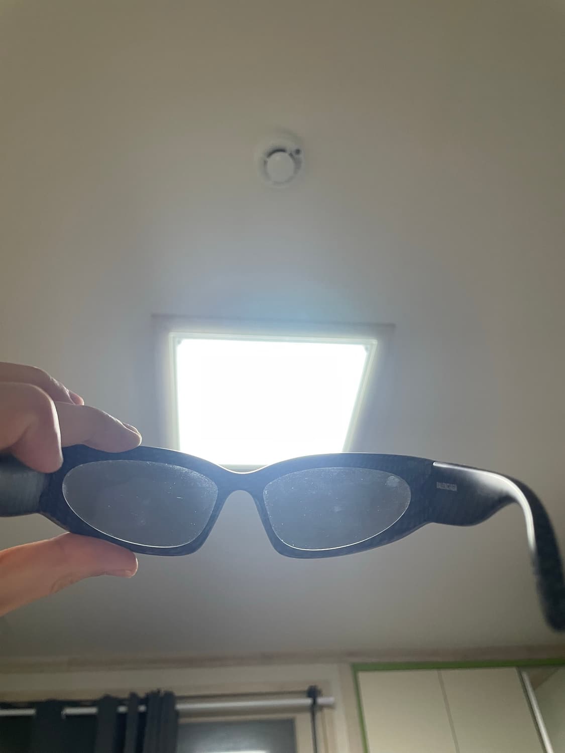 [OS] 발렌시아가 스위프트 오발 카본 선글라스 상품이미지3