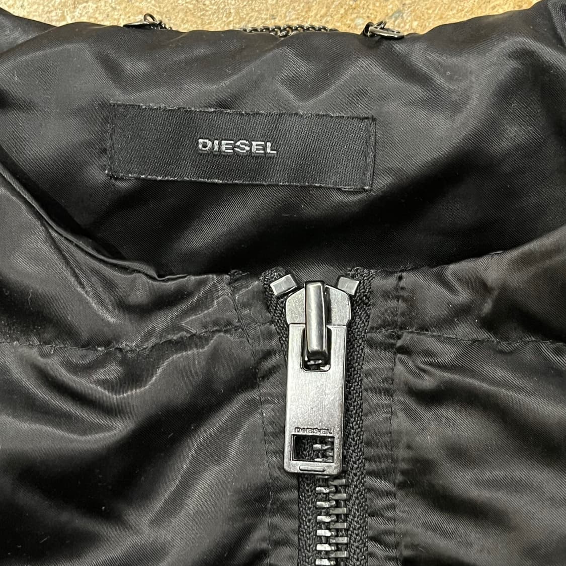 [정품] 디젤 블랙 패딩 조끼 베스트 b19 상품이미지4