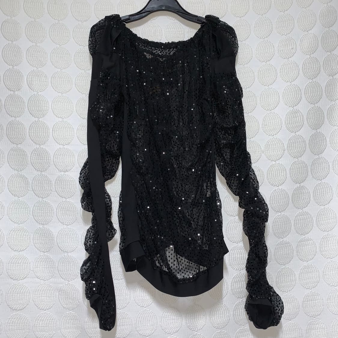 비비안 웨스트우드 스팽글 시스루 메시 배색 롱슬리브 상품이미지4