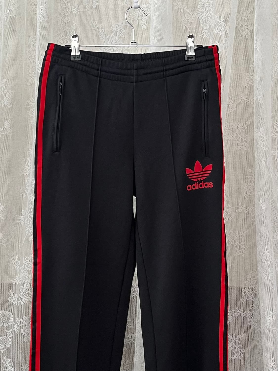 90) 아디다스 트랙 팬츠 블랙 레드 상품이미지3