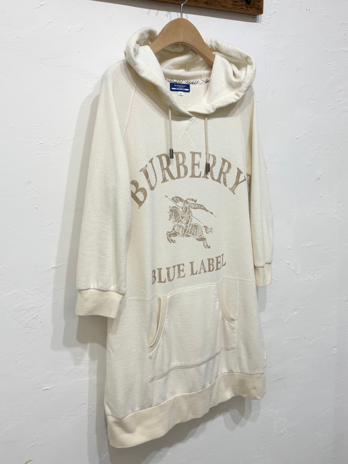 Burberry 버버리 블루라벨 아이보리컬러 니트 후드슬리브 상품이미지1