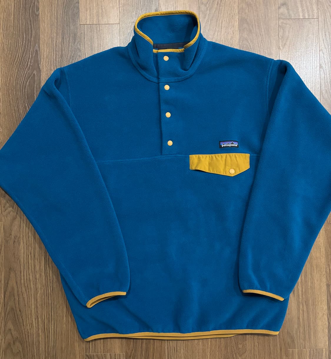 파타고니아 신칠라 언더워터 블루 m 사이즈 판매합니다. 상품이미지1