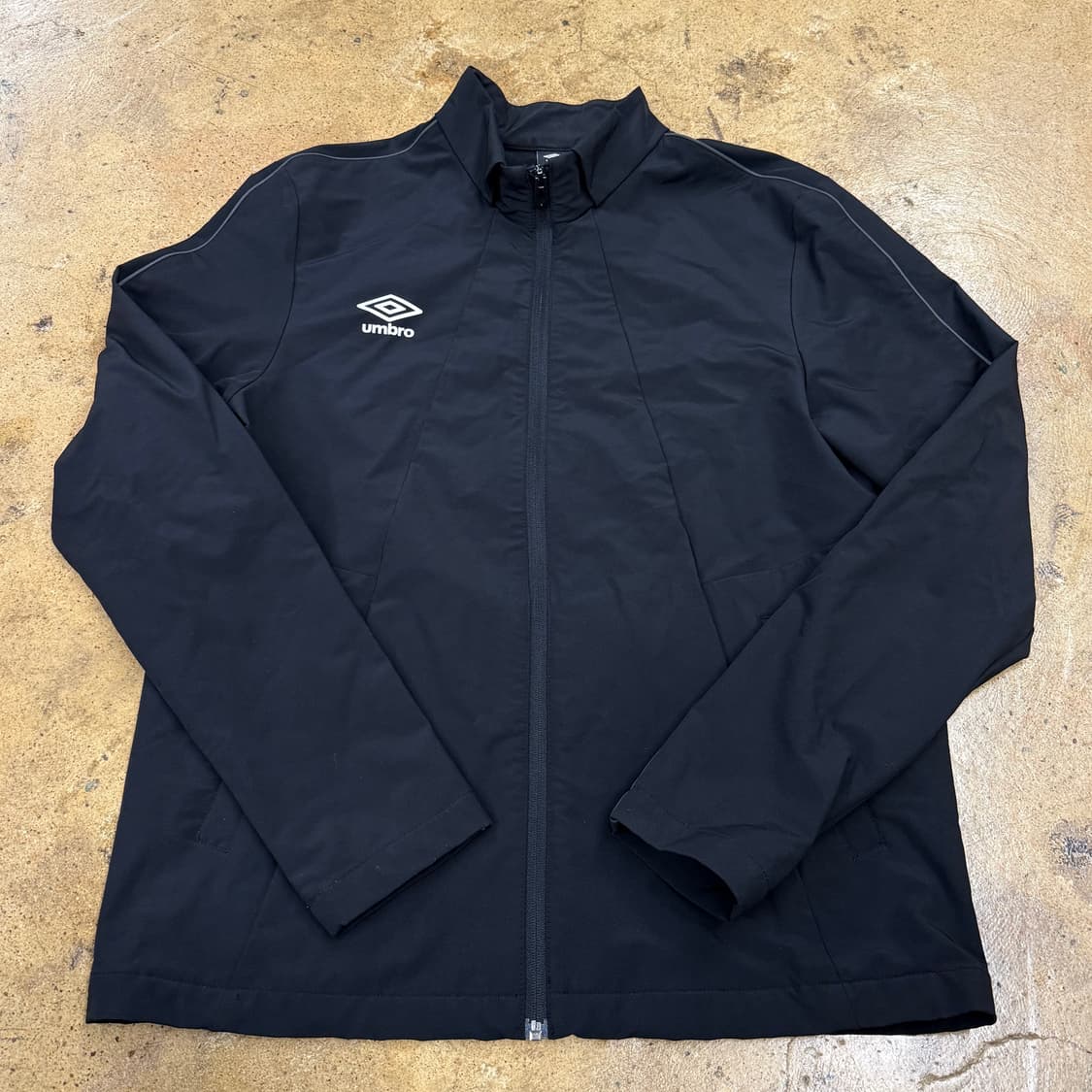 [정품/105,xl] 엄브로 바람막이 자켓 블랙 b16 상품이미지2