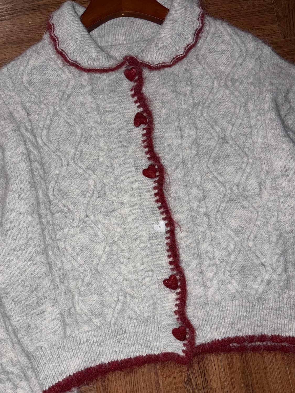 빈티지 하트 버튼 니트 상품이미지3