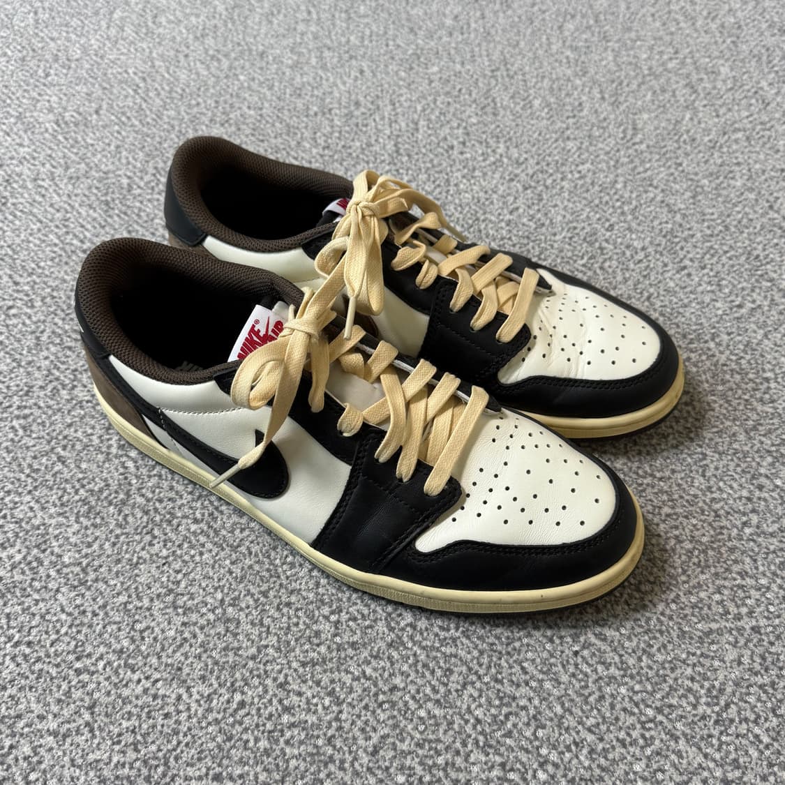 나이키 에어조던1 트레비스스캇 275 상품이미지1