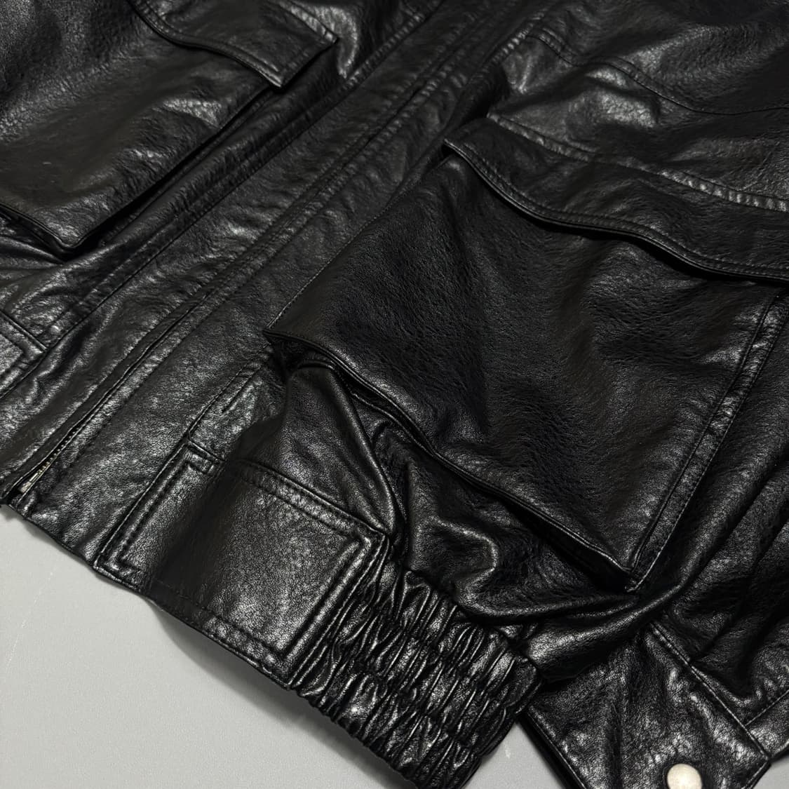 프릭스스토어 블랙컬러 스냅 칼라 집업 비건 레더 자켓 상품이미지4