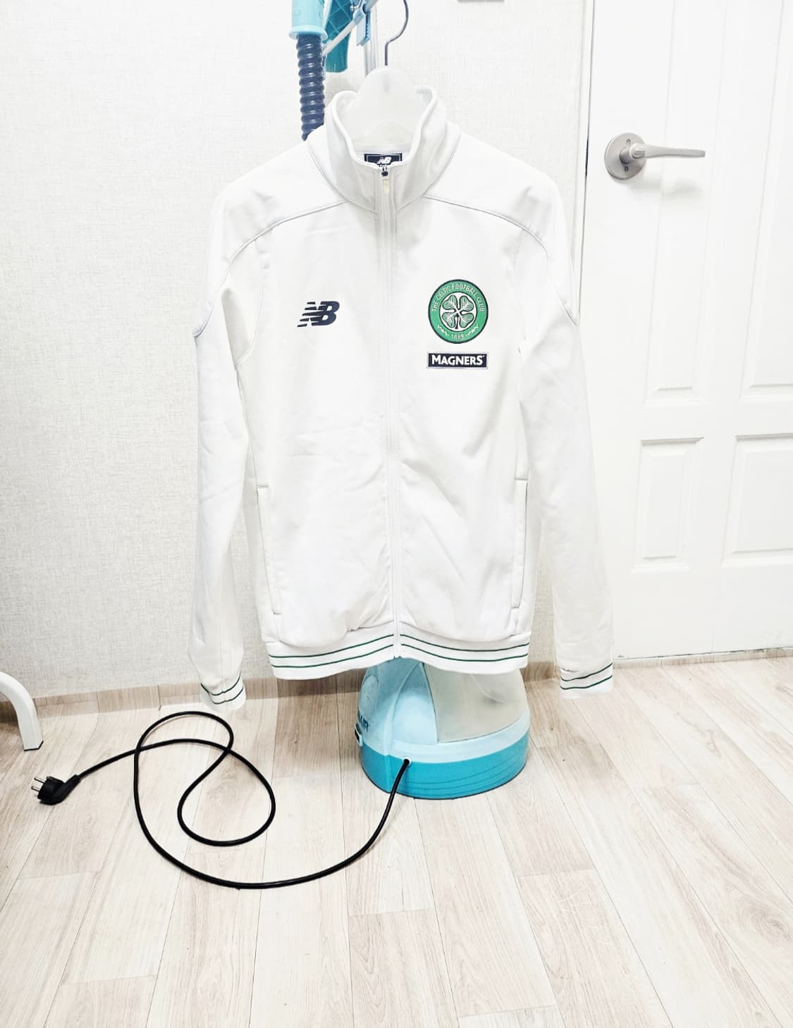 (95)M ☆초대장급☆ 뉴발란스 셀틱 [올화이트] 트랙탑져지 상품이미지1