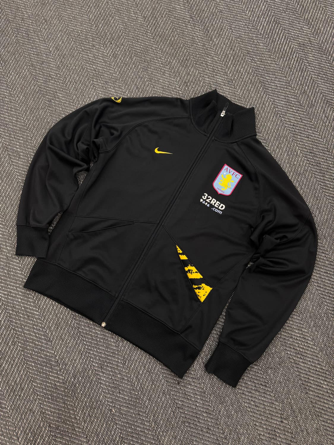 나이키 아스톤빌라  트랙재킷 상품이미지1