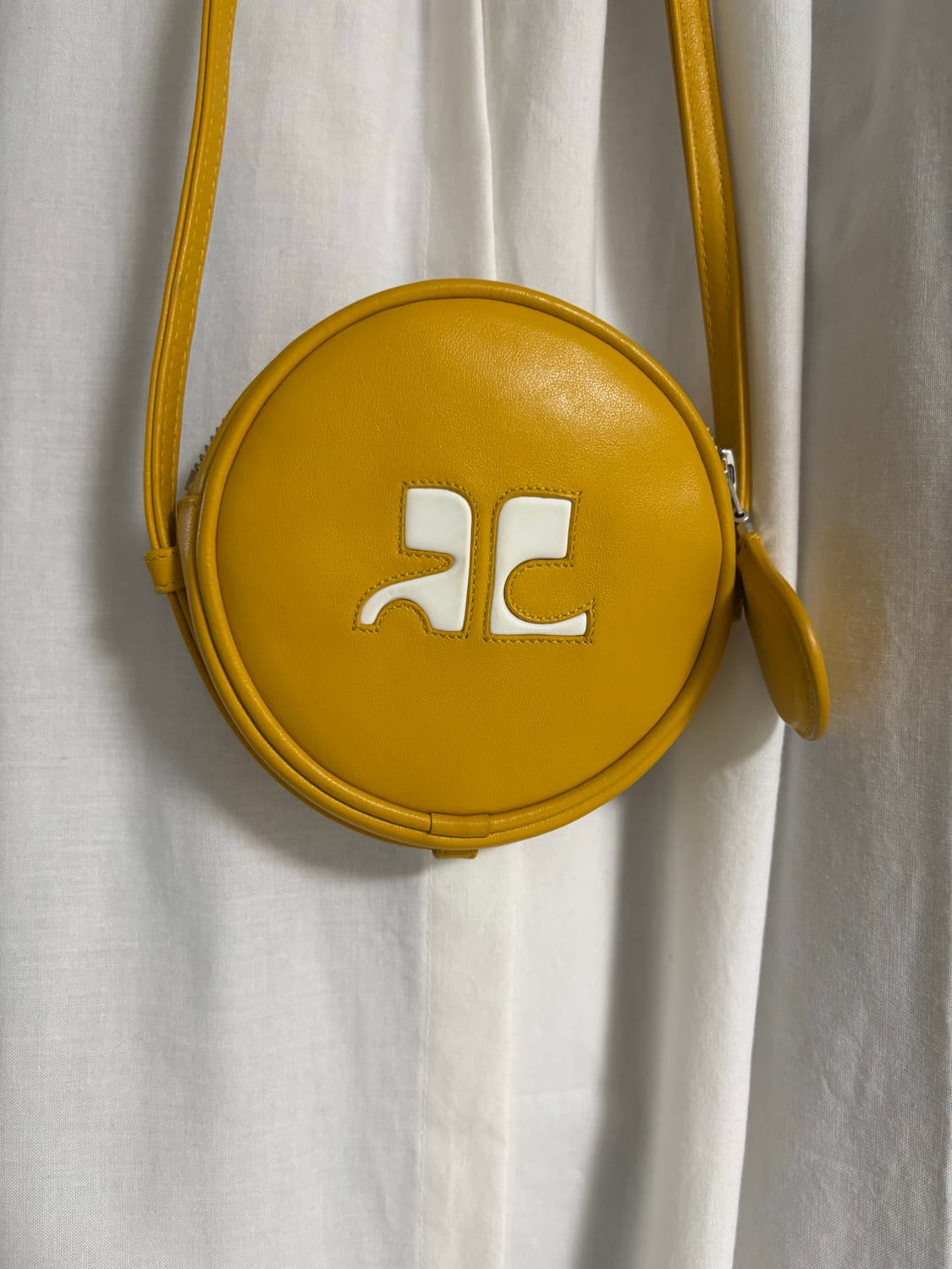 꾸레쥬 서클 미니백 옐로우 상품이미지2