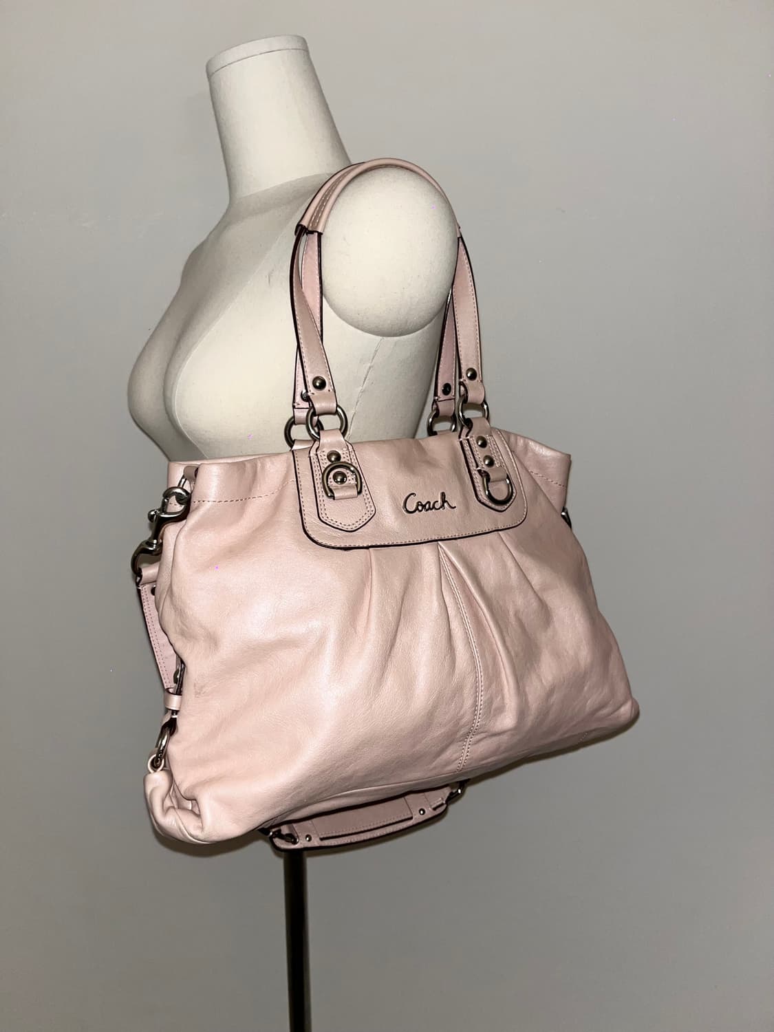 Y2K Coach baby pink Shoulder bag 상품이미지3