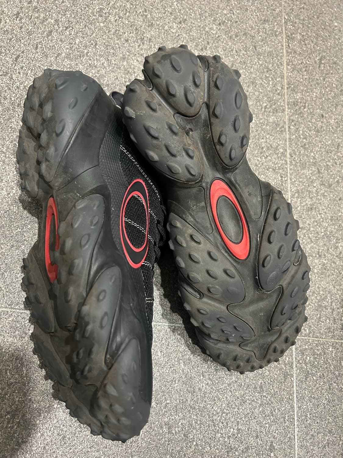 오클리 엣지 플렉스 블랙아웃 스니커즈 상품이미지3