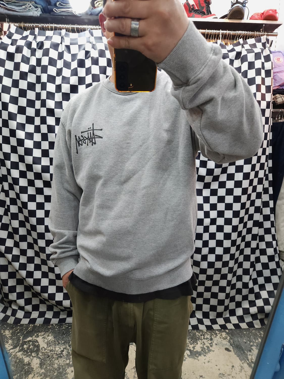 스투시 그레이 스탁 빅로고 맨투맨

 상품이미지10