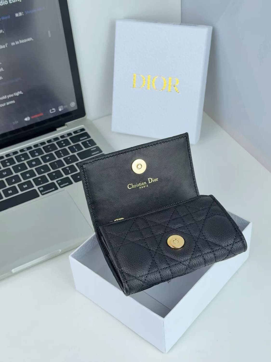 디올 카로 XS 지갑 서플 까나쥬 카프스킨 블랙 상품이미지2