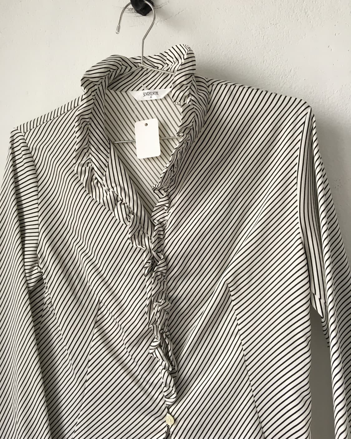 Frill stripe pattern shirt 상품이미지3