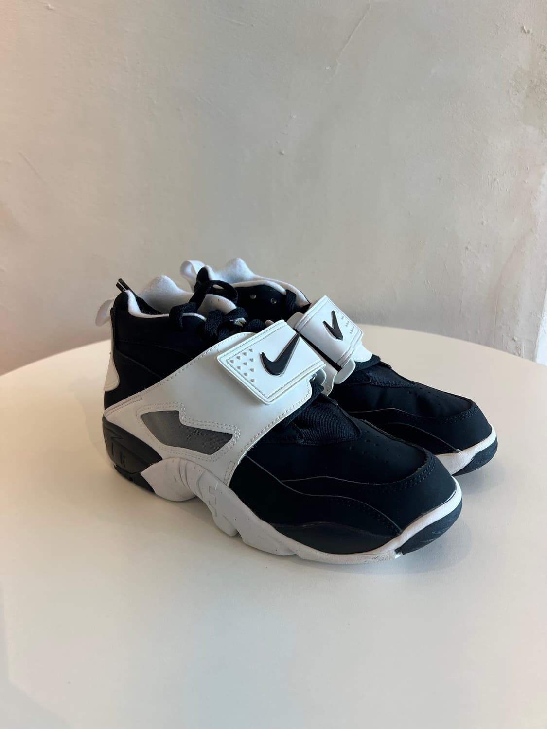 (235) 나이키 에어 다이아몬드 터프 2 09 (GS) '검흰' (40 상품이미지1