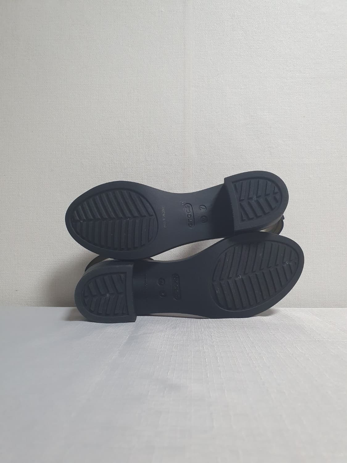 택포가 240mm 크록스 샌들 이자벨라 블록힐 청키힐 블랙 상품이미지8