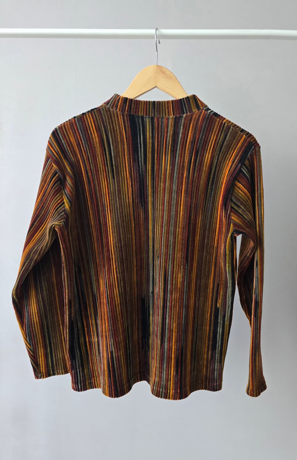 스트라이프 벨벳 텍스처 톱
 상품이미지4