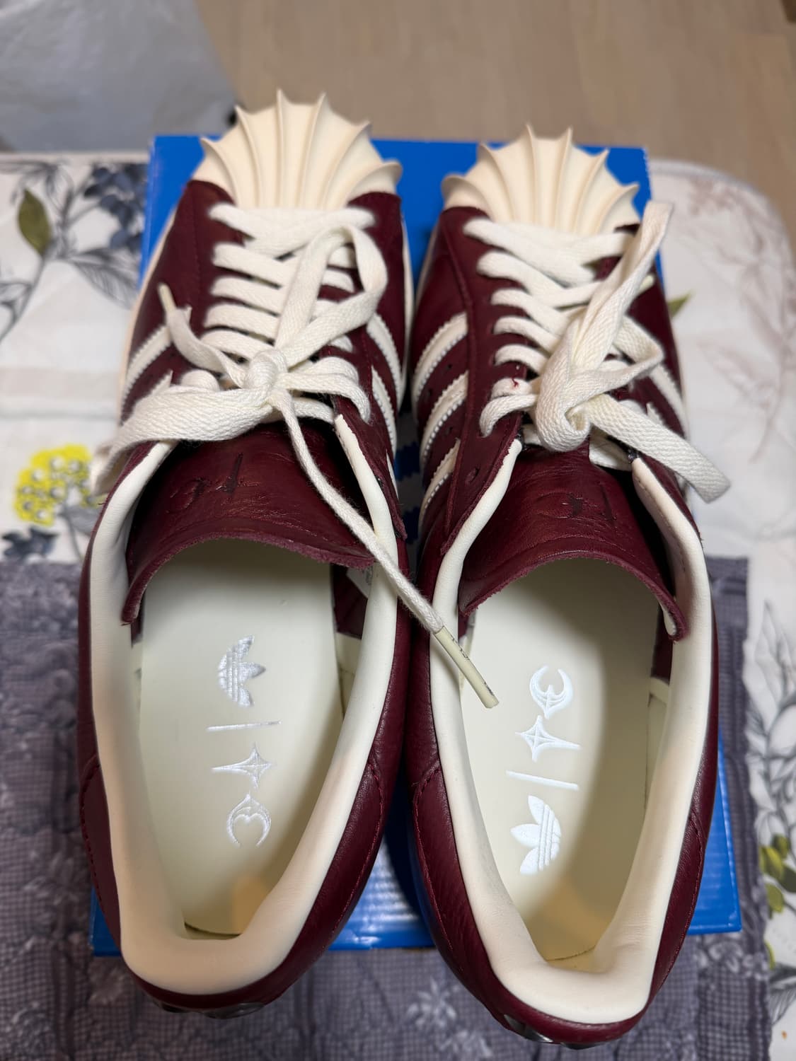 아디다스x떠그클럽 슈퍼스타 버건디 290 상품이미지3