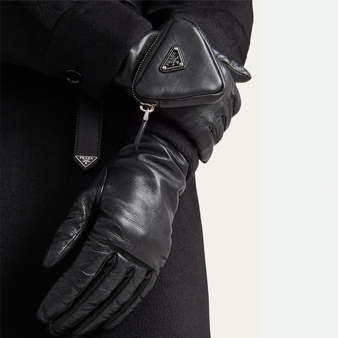 새상품 프라다 가죽 장갑 나파 레더 글러브 파우치 블랙 상품이미지2