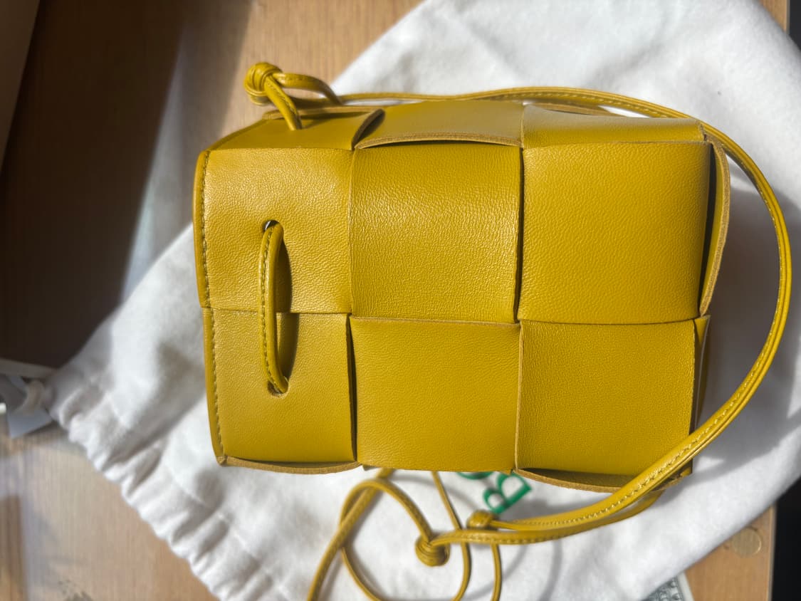 보테가베네트 카세트 미니 버킷백 상품이미지3