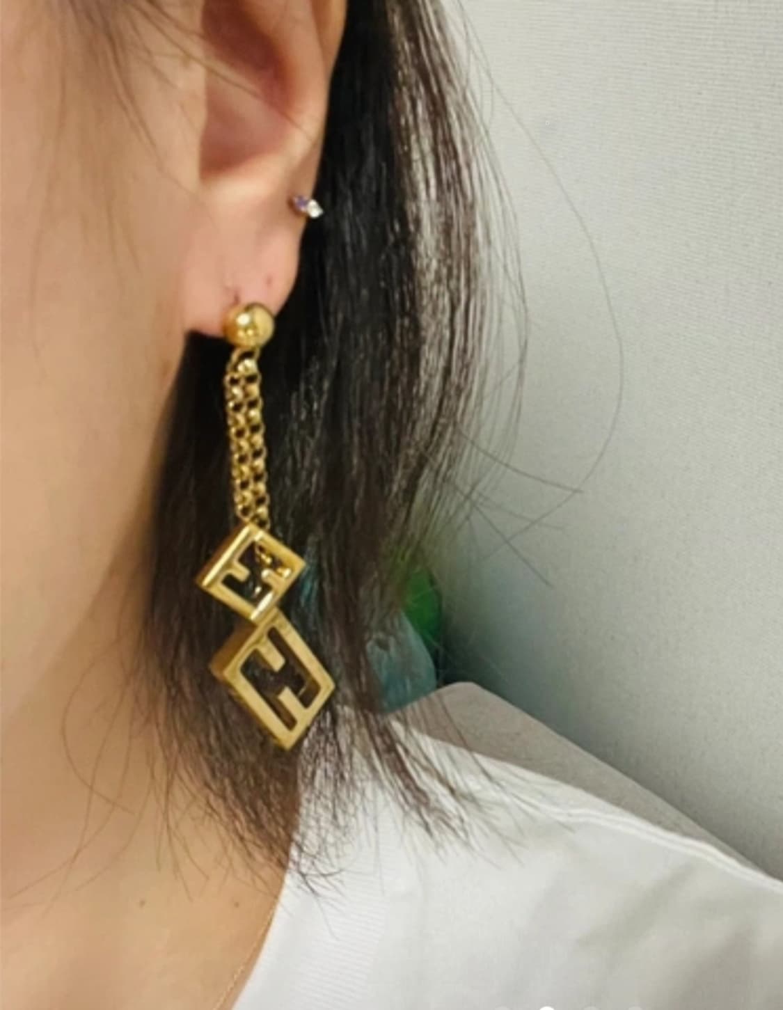 펜디 FF로고 체인 드롭 귀걸이  상품이미지10