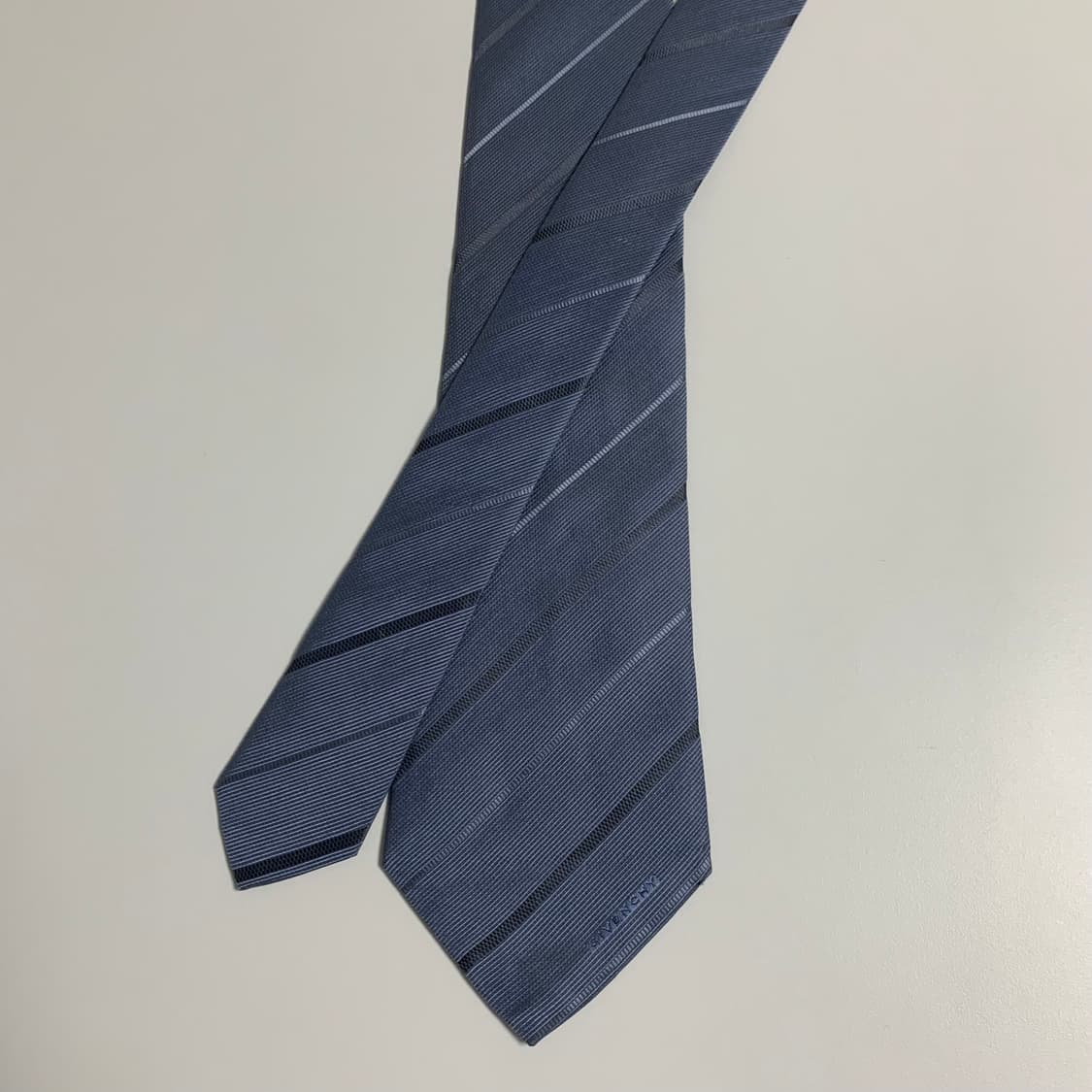 지방시(GIVENCHY) 신형라벨 스트라이프 명품넥타이 B+등급 상품이미지3