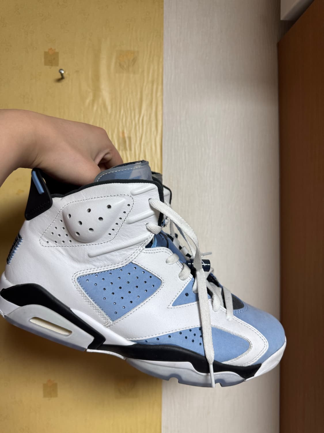 조던6 유니버시티블루 상품이미지1