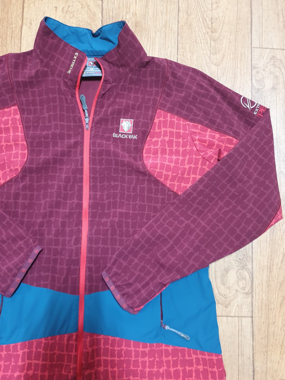 1082 블랙야크 아웃도어 집업 95 사이즈입니다 상품이미지3