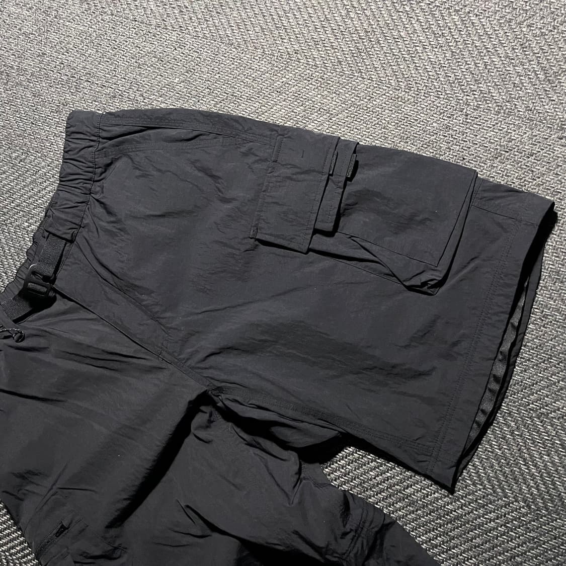 [31] musinsa 무신사스탠다드 와이드 벨티드 디태처블 카고 팬츠 상품이미지6