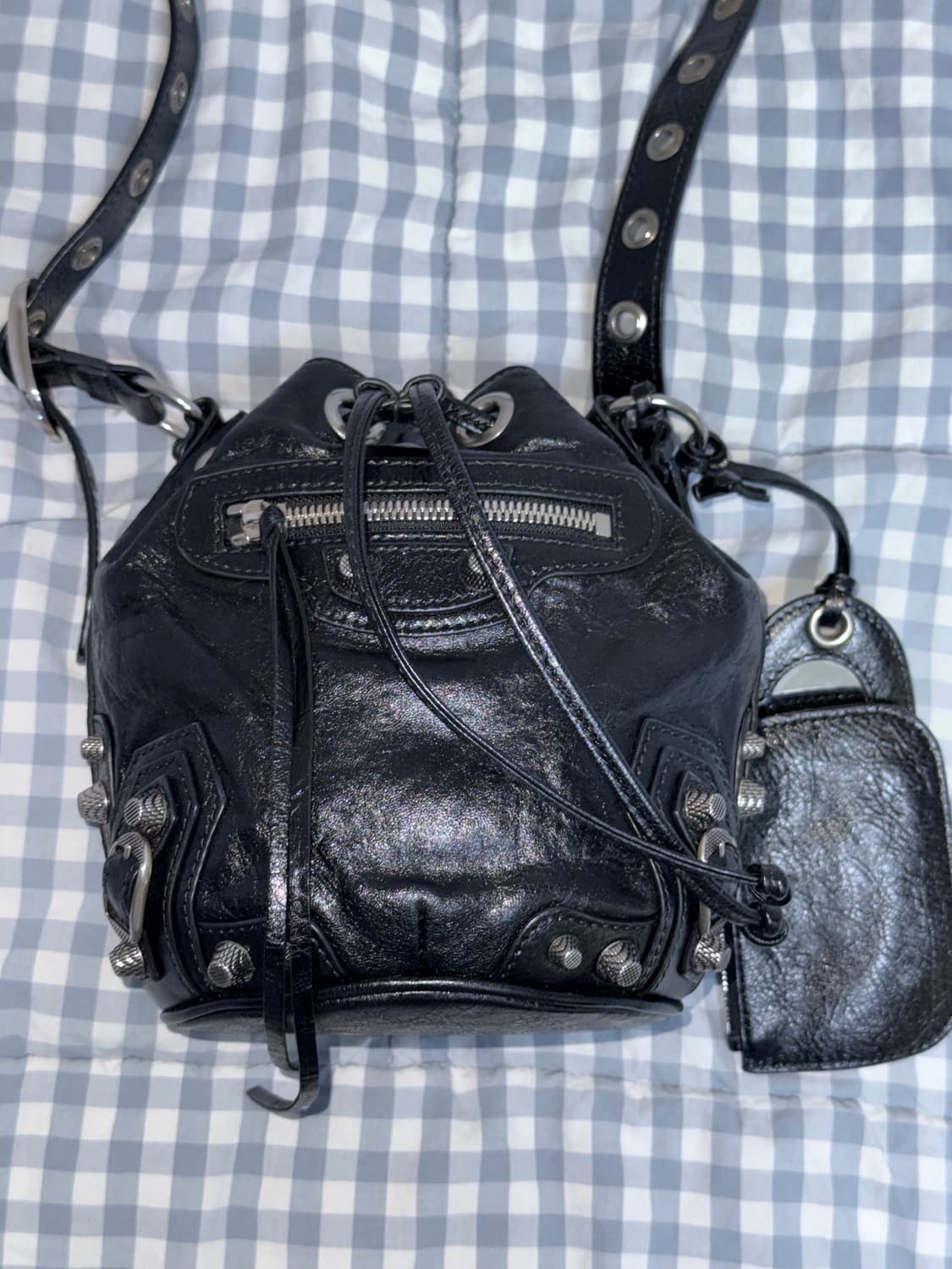 발렌시아가 르카골 버킷백 xs 블랙 상품이미지2