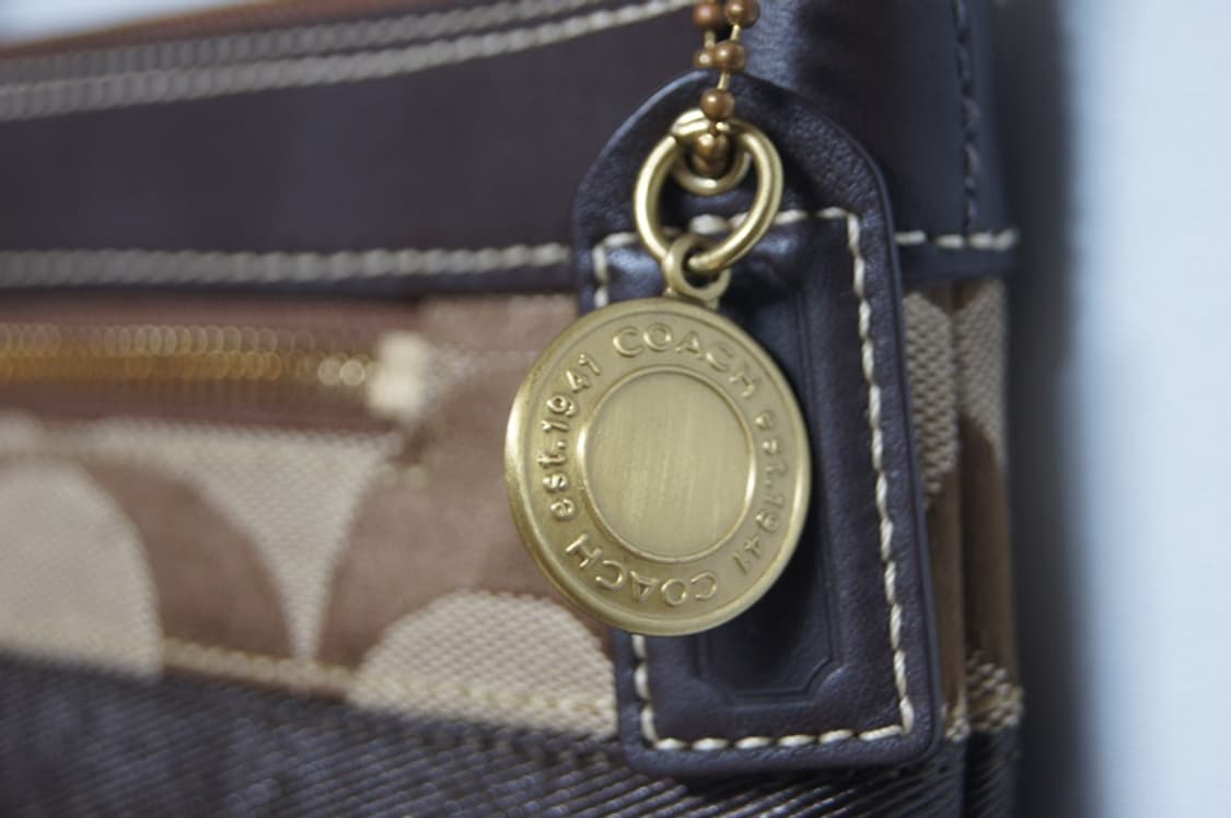 코치 시그니처 패턴 미니멀 숄더백 상품이미지5