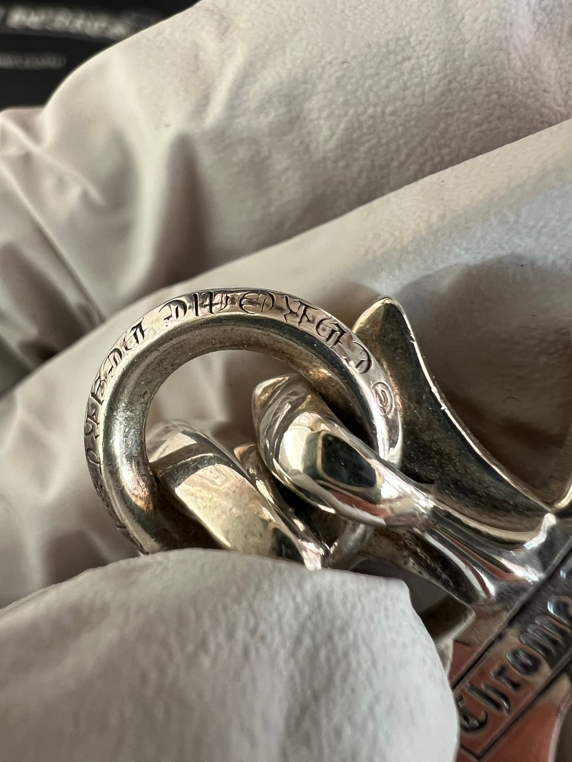 크롬하츠 스몰 크로스 위드 베일 상품이미지8