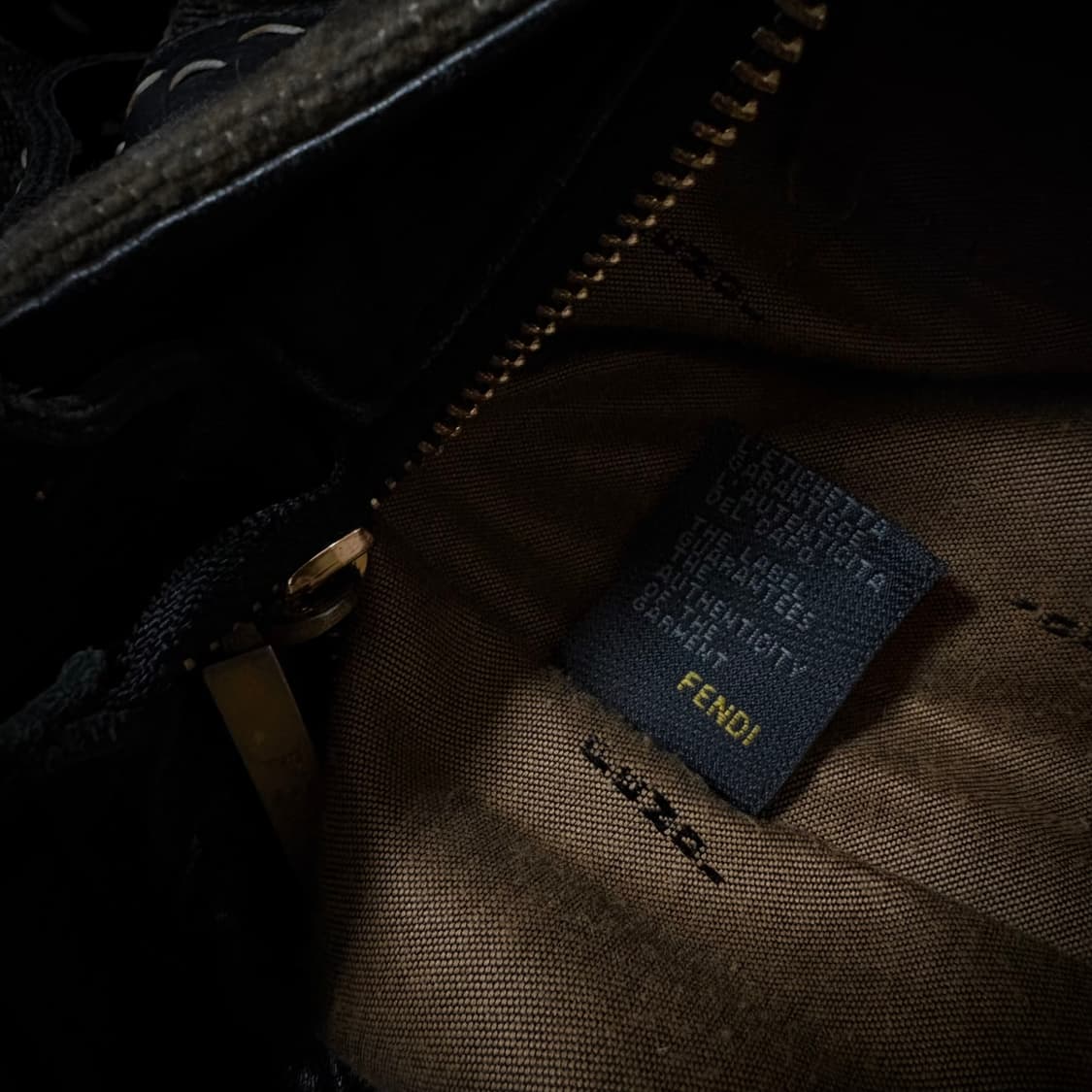 FENDI Vintage FF Canvas Shoulder Bag 상품이미지9