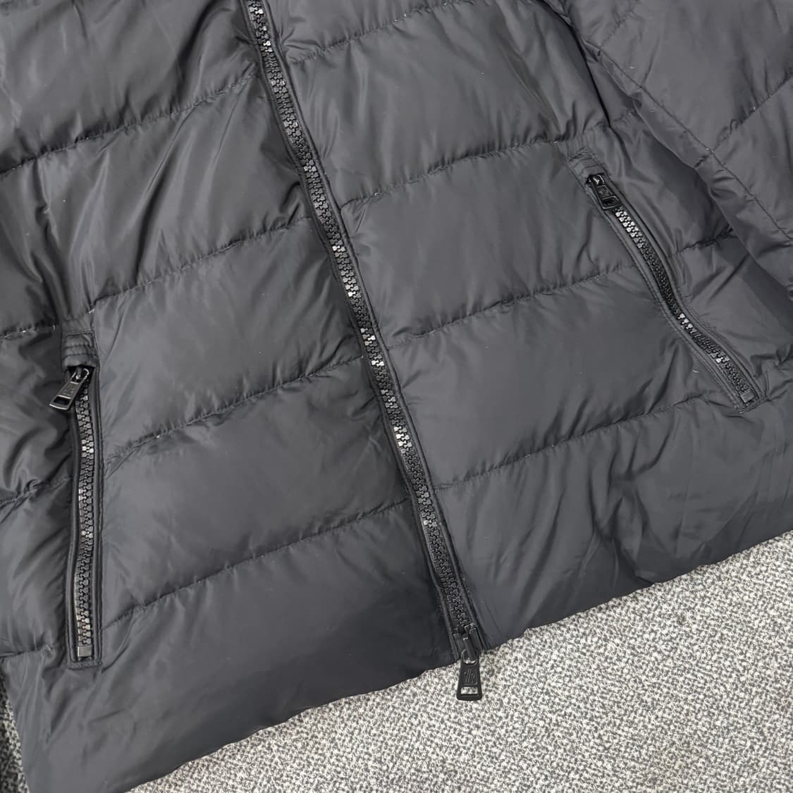 몽클레르 쇼트 패딩 재킷 상품이미지4