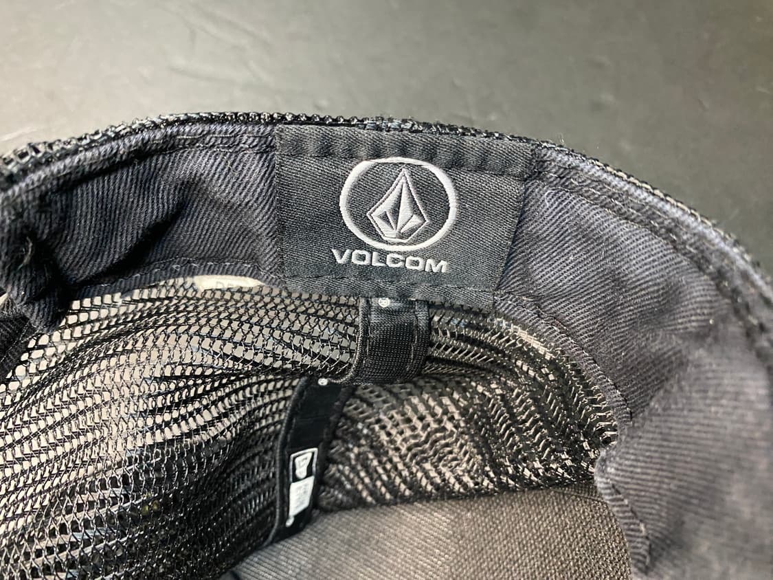 Newera x volcom vintage trucker cap 상품이미지9