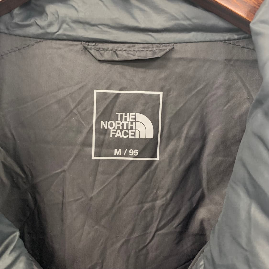 노스페이스 로고 블랙 패딩 상품이미지8