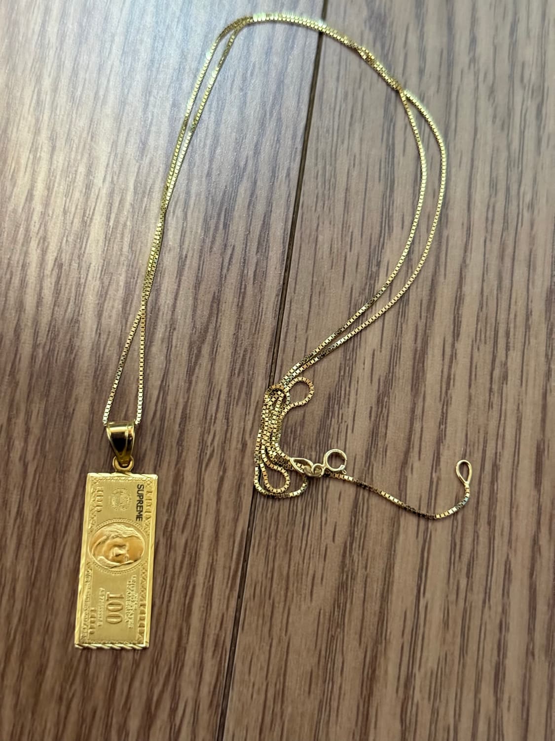 슈프림 17fw 100 dollar bill pendant 상품이미지2