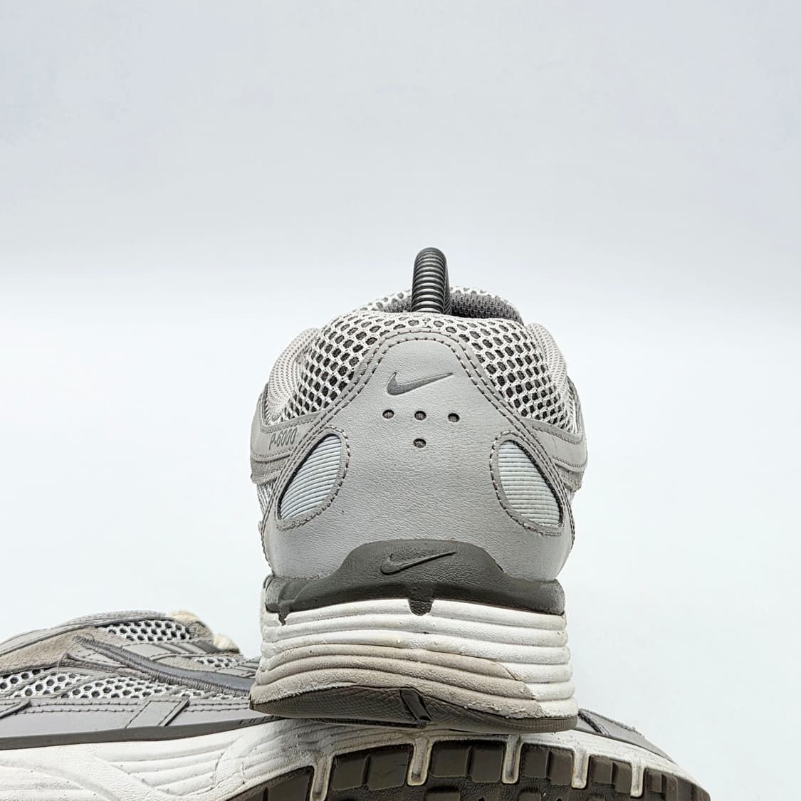 나이키 P-6000 프리미엄 라이트 아이언 오어 (285)  상품이미지2