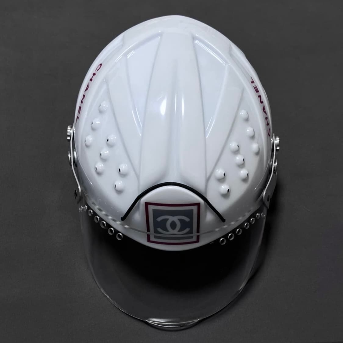 샤넬 헬멧 한정판 2001 화이트 로고 Mountaineer.레어템 희귀 상품이미지4