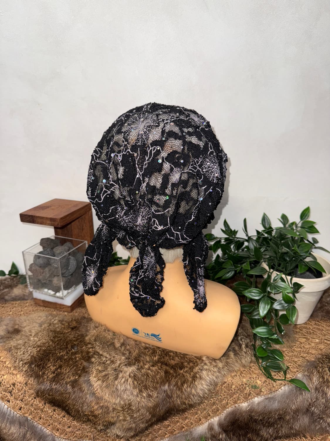 Black oriental floral spangled lace 비니 상품이미지2