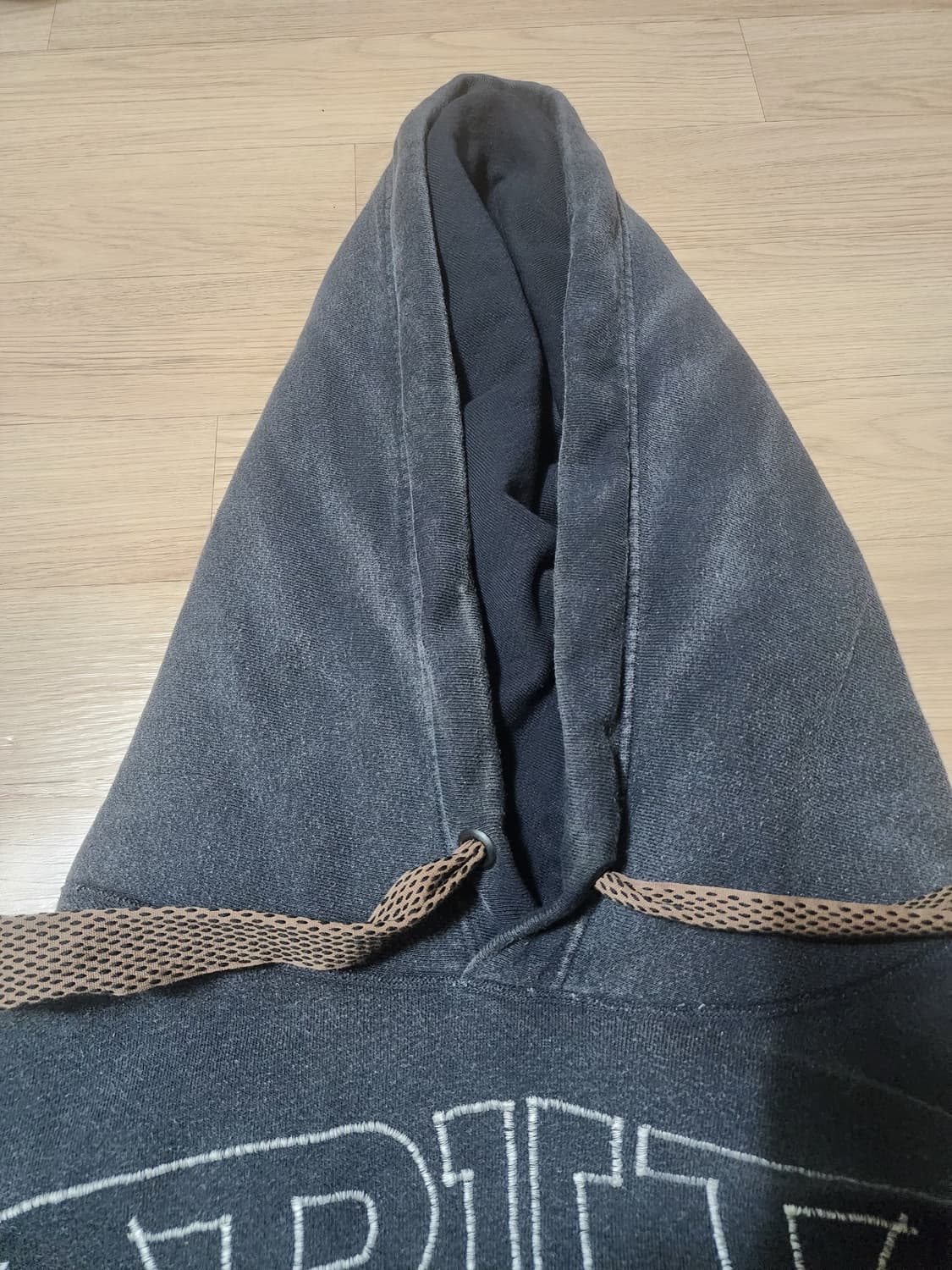 [F] 캐피탈 데빌 후드 파카 캐피탈자수 블랙 상품이미지5