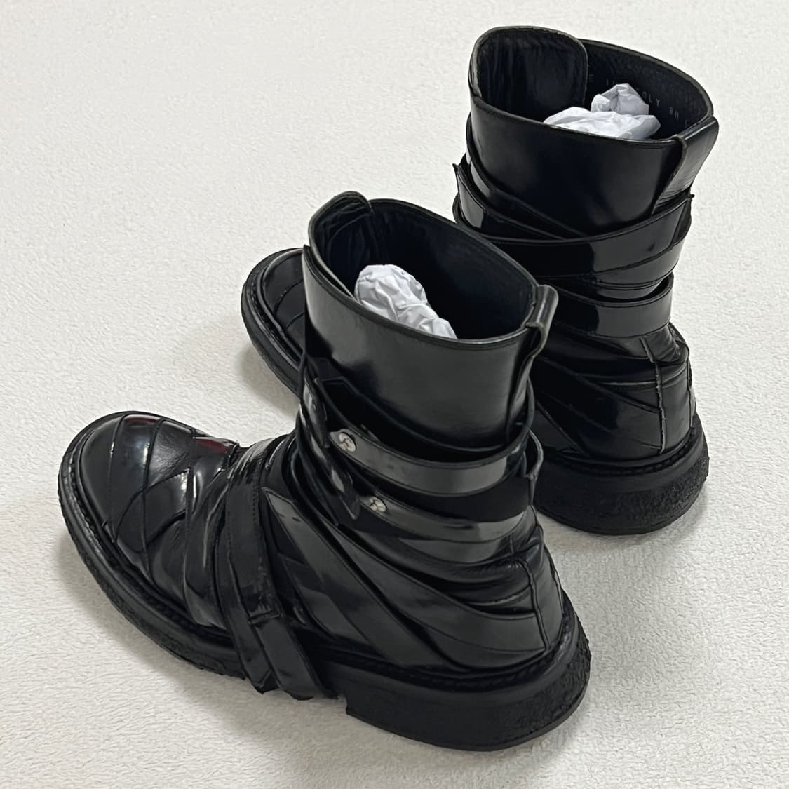 디올옴므 08AW "Lumiere Du Nord" 페이던트 스트랩 부츠 상품이미지3