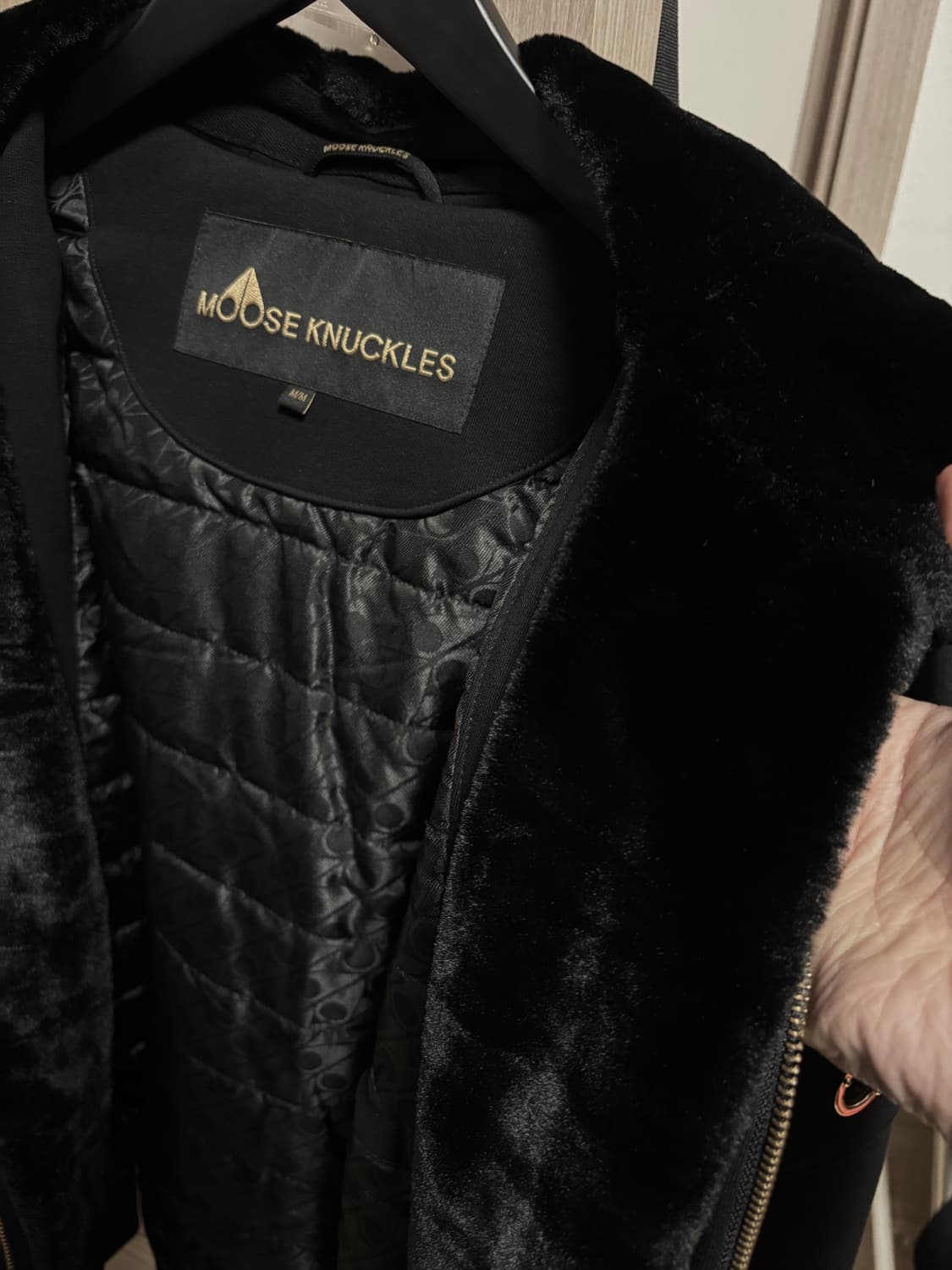 무스너클 버니스웨터 M(103~105) 블랙퍼 금장 상품이미지6