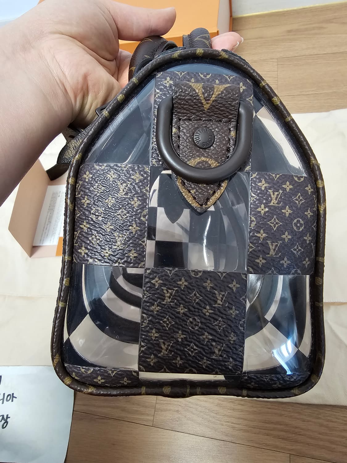 루이비통 버질아블로 투명 다미에 모노그램 키폴25 크로스백 상품이미지7