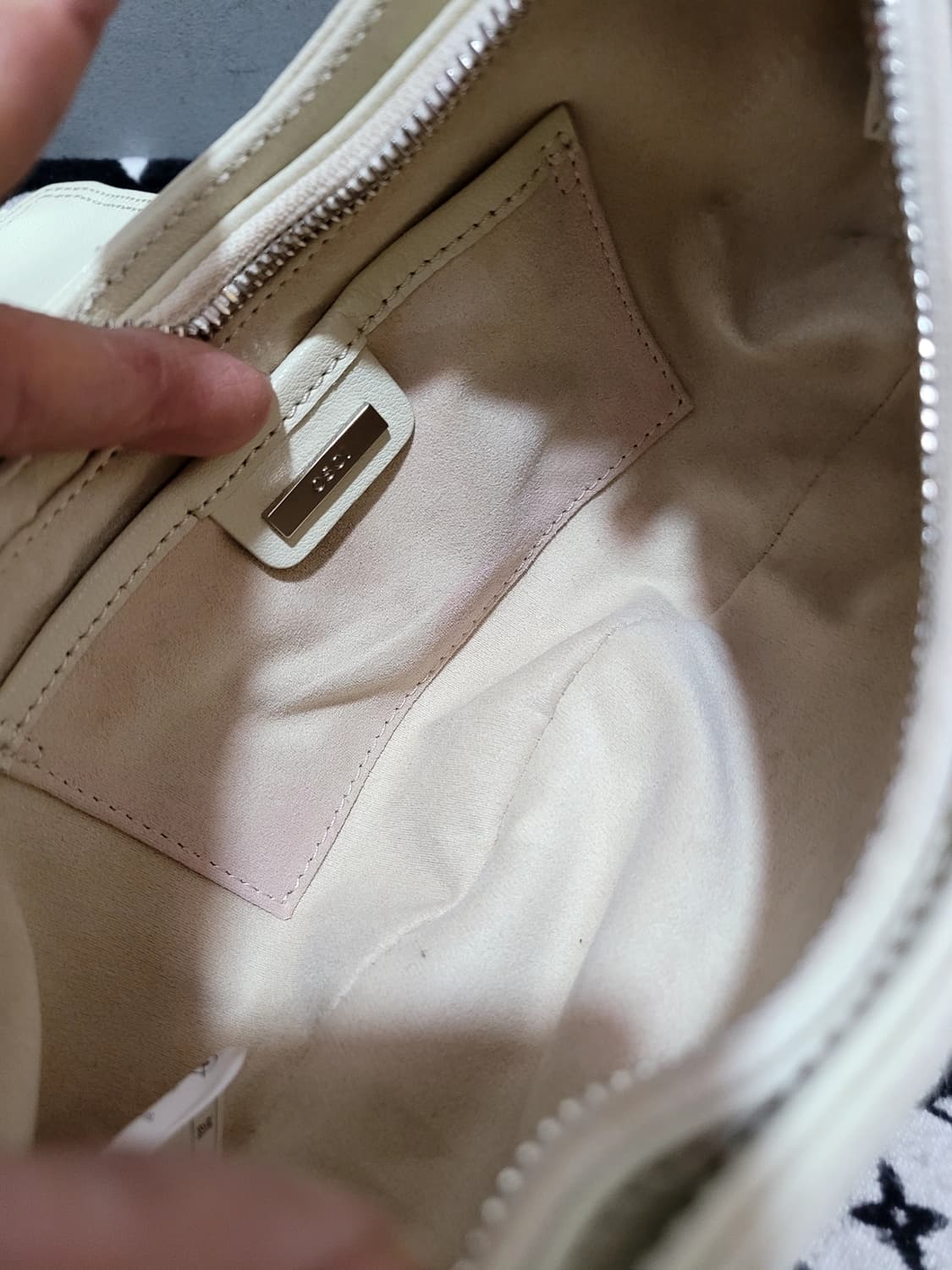 정품 오소이 스톤 크림 소가죽 호보백  상품이미지8