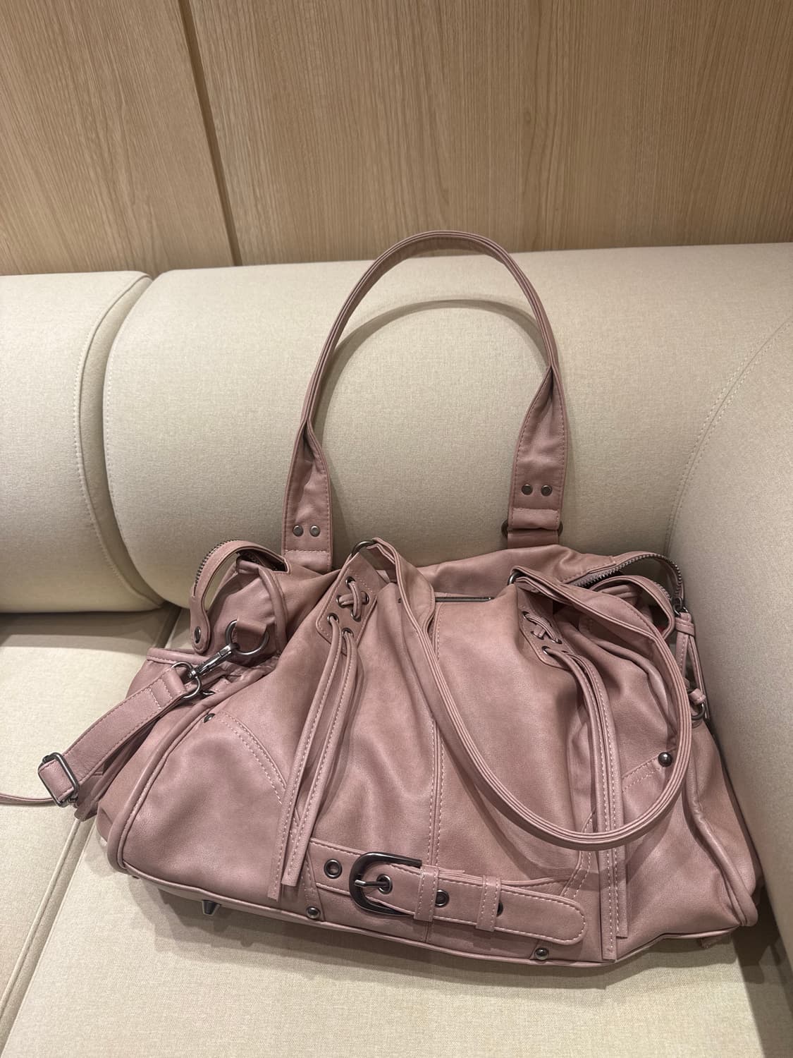 팬시클럽 벨티드 워싱 숄더백 베이비 핑크 상품이미지1