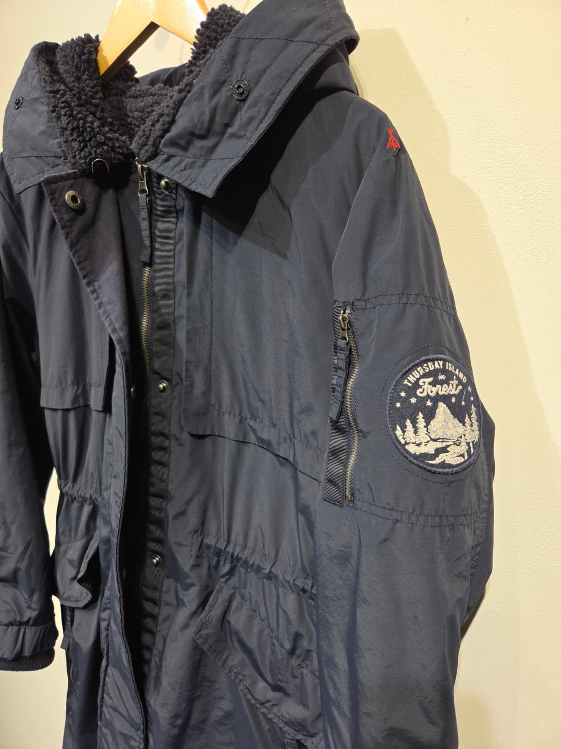 Thursday Island 써스데이 아일랜드 후드 배색 야상 점퍼 상품이미지6