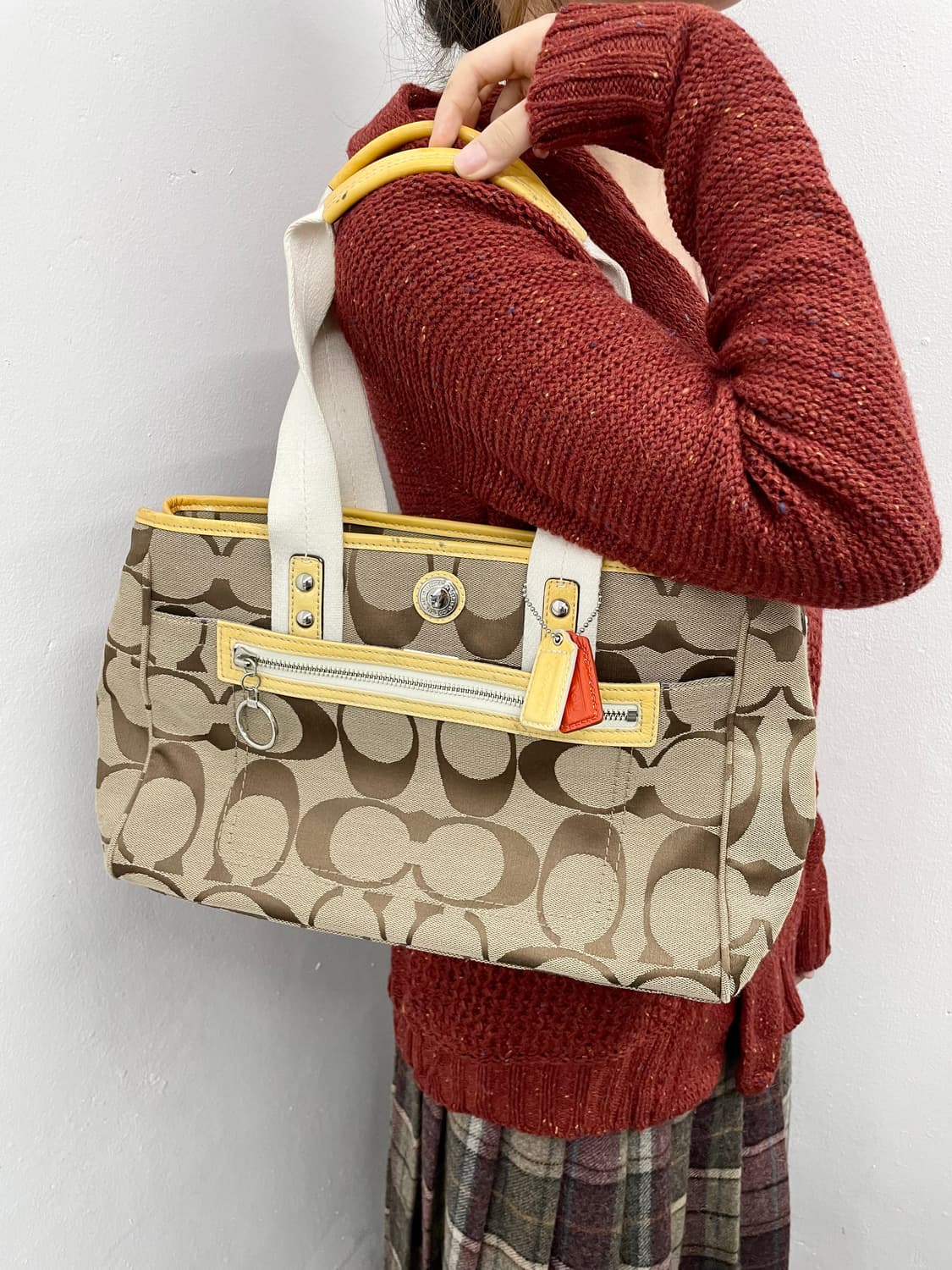 코치 자카드 시그니처 숄더백  상품이미지6