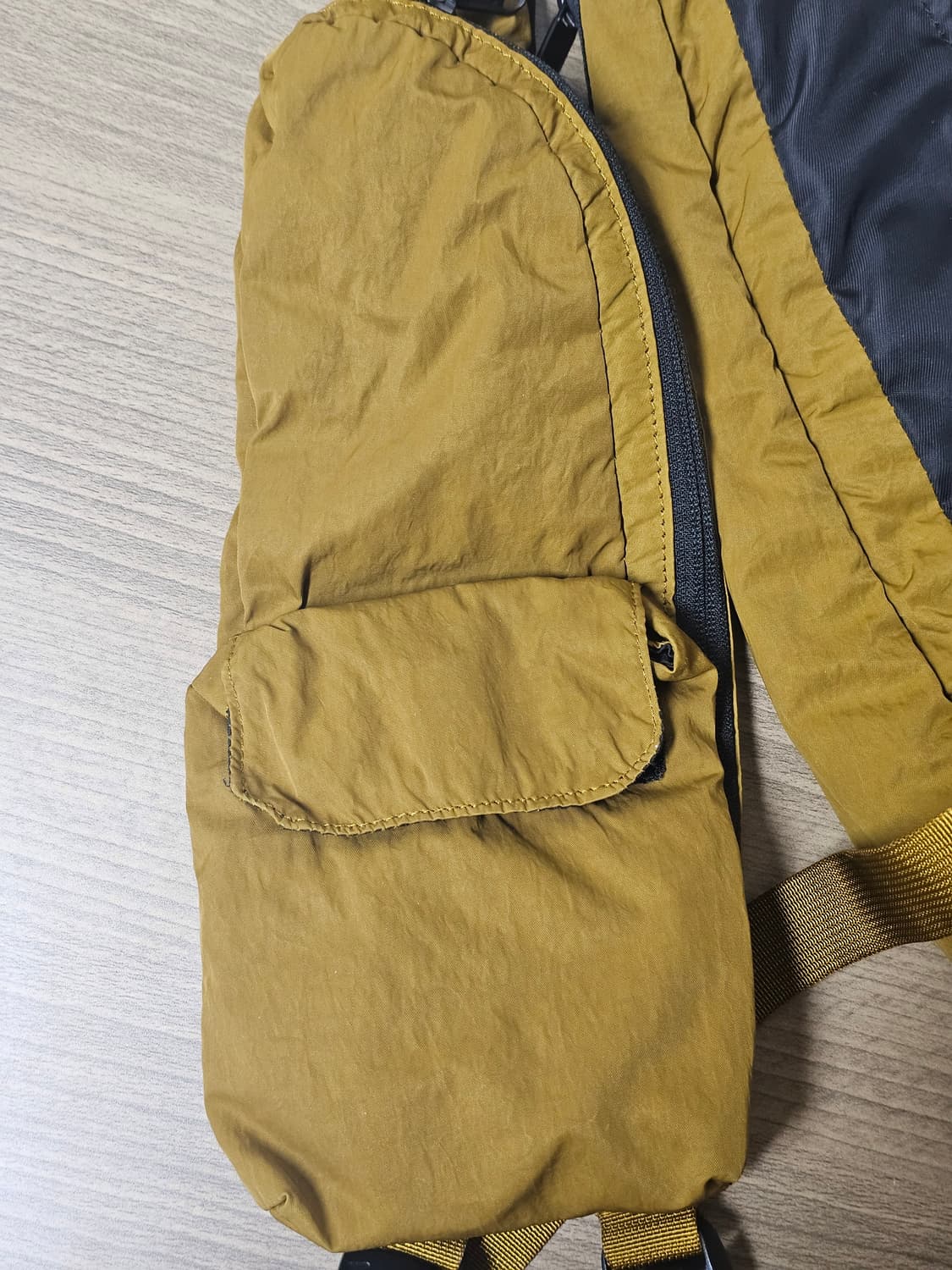 스톤아일랜드 슬링백 상품이미지5